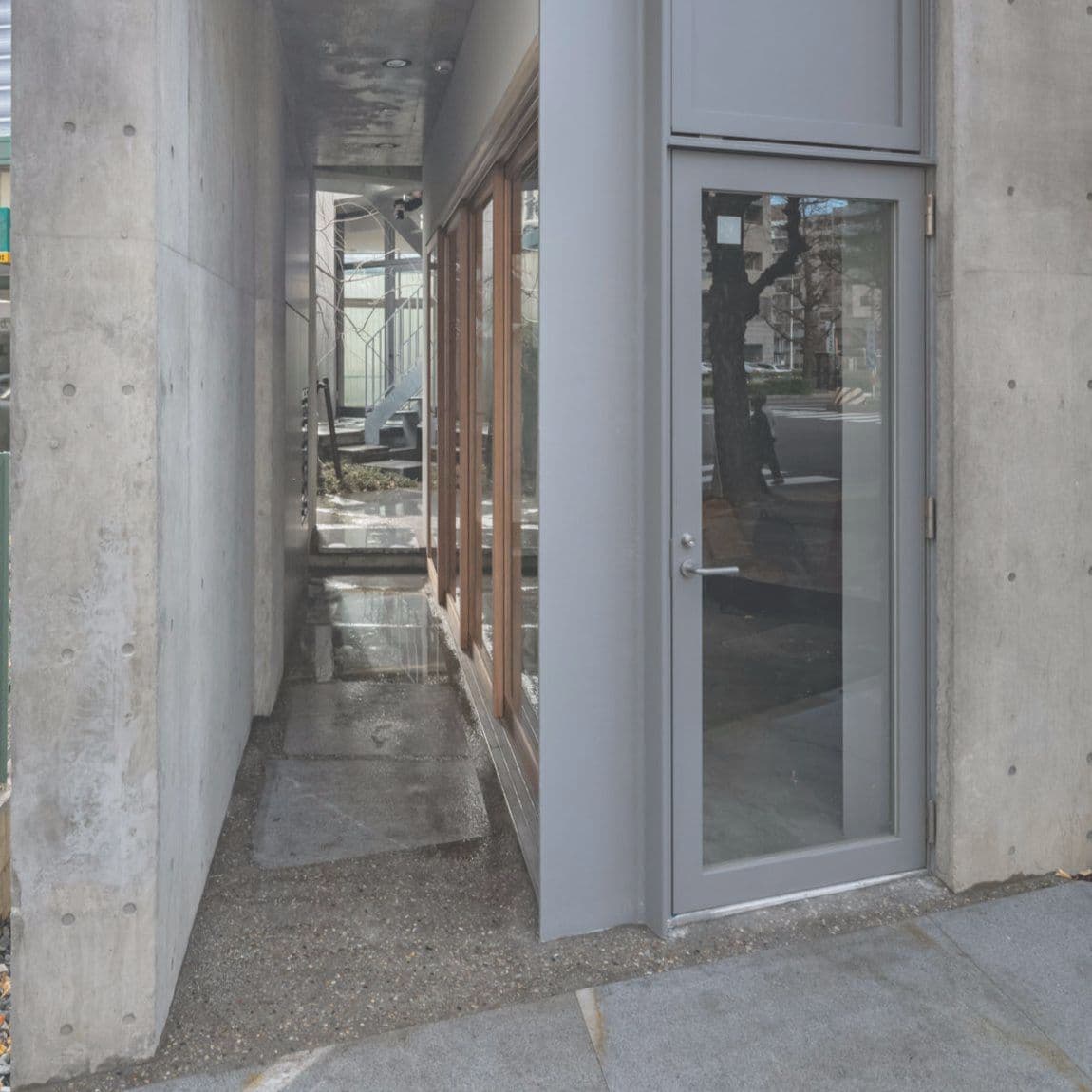 大池薬局ビル　オフィス床材